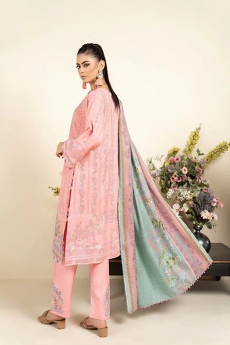 New 3Pc Munira Embroidered Winter Stitched Large Size Suit & Pasmina Shawl. Pink - Picture 2 of 4