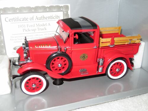 FIRE CHIEF 1931 FORD MODEL A PICKUP 1:18 MOTOR CITY OPENING HOOD DOORS TAILGATE - Picture 2 of 10