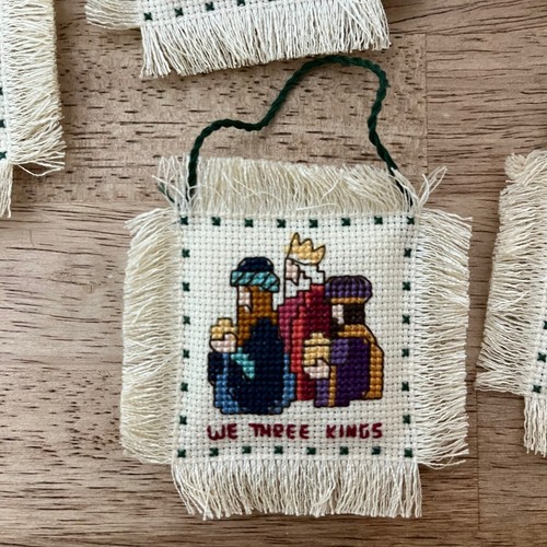 Christmas Carols Nativity Cross Stitch Ornaments Set Of 6 Beautifully Made - Picture 7 of 9