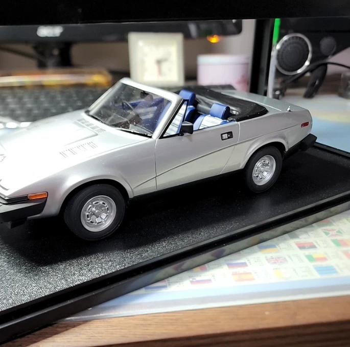 Cult Models 1:18 Triumph TR7 DHC Coupe 1980 Resin convertible car Model - Image 2 of 4