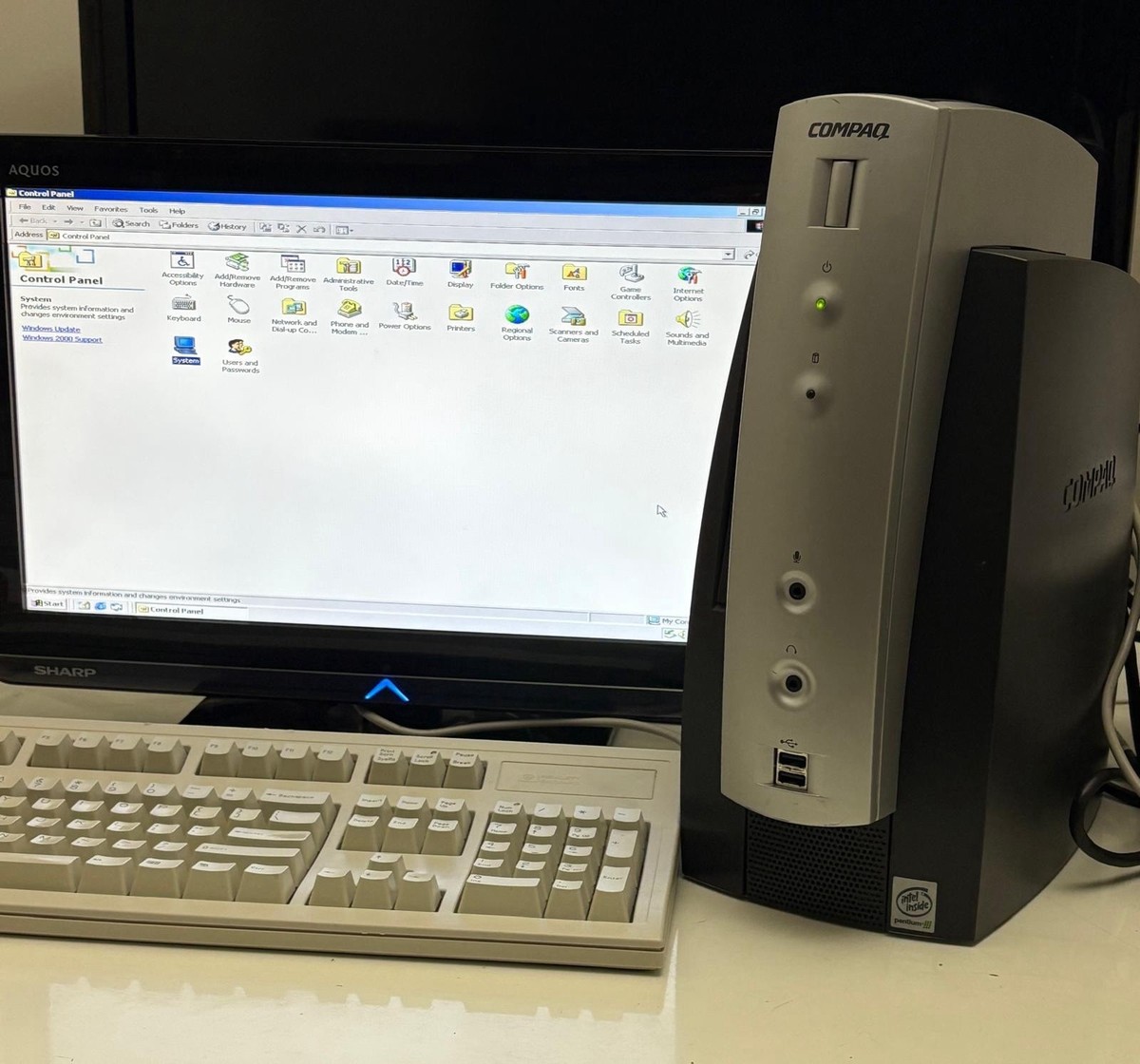 Vintage Compaq Ipaq Pentium III Desktop PC Windows 2000
