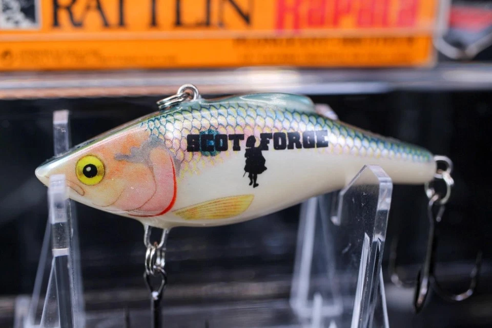 IN BOX  - LIMITED EDITION RNR-7 FISHING LURE scot forge prof.nage variable shad - Image 3 of 4