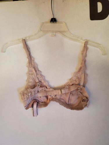 VICTORIA'S SECRET Beige Floral Lace Bralette Adjustable Wireless Bra Top Size XS - Picture 2 of 3