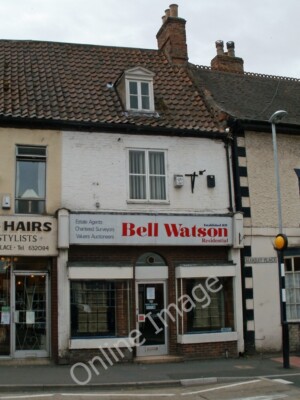 Foto 6x4 Closed Bell Watson Estate Agency, Marktplatz Barton-Upon-Humb c2010