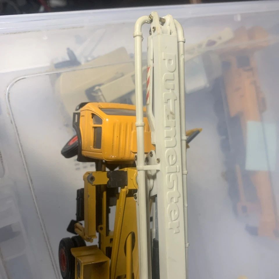 Mercedes Benz BRF 2112 M31/27 Conrad 1:50 Concrete pump Putzmeister 1:50 No Box - Image 3 of 4