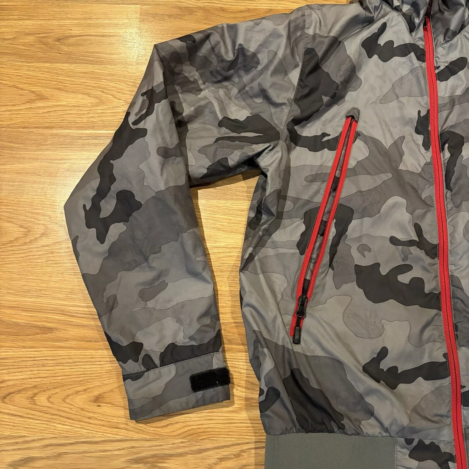 north-face camo hooded full zip closure jacket