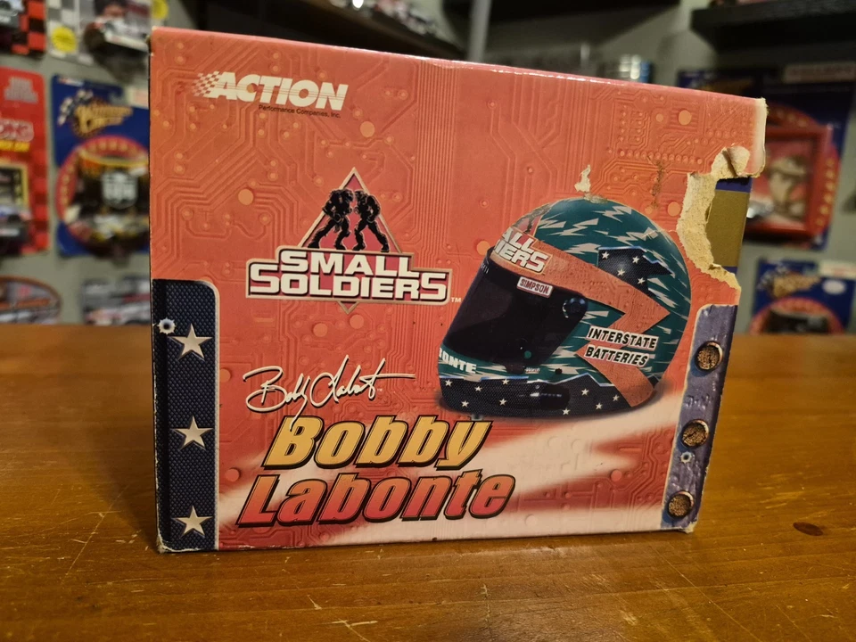 Casco réplica de acción Bobby Labonte Small Soldiers #18 y colección Revell 1:43 Foto 2 de 4