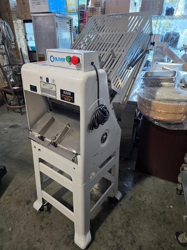 OLIVER 797-32NC 1/2" Slicing Feed Bread Loaf Slicer Pro Guard SN185428 Excellent