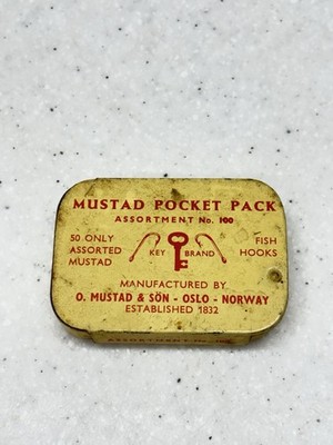 Fish Hooks Vintage Mustad Pocket Pack Assortment No. 100 With Fish Hooks