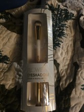 FLOWER Concealer Tapered Brush New