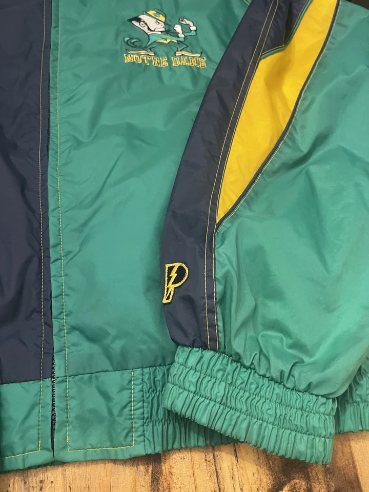 Pro Player Vintage Notre Dame Irish Waterproof Mens Size 2XL Wind Jacket GUC - Image 2 of 4