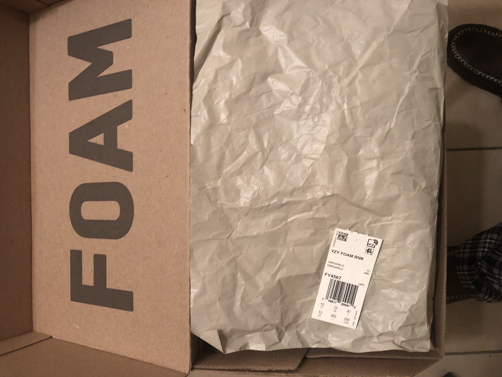 Size 12 - Yeezy Foam RNNR Sand/ VNDS Tried On And Walked Around In 1 Time |  eBay