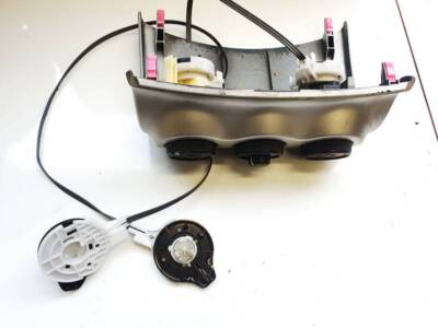 Toyota Urban Cruiser 2009 Climate Control Panel (heater control sw #1876506-28