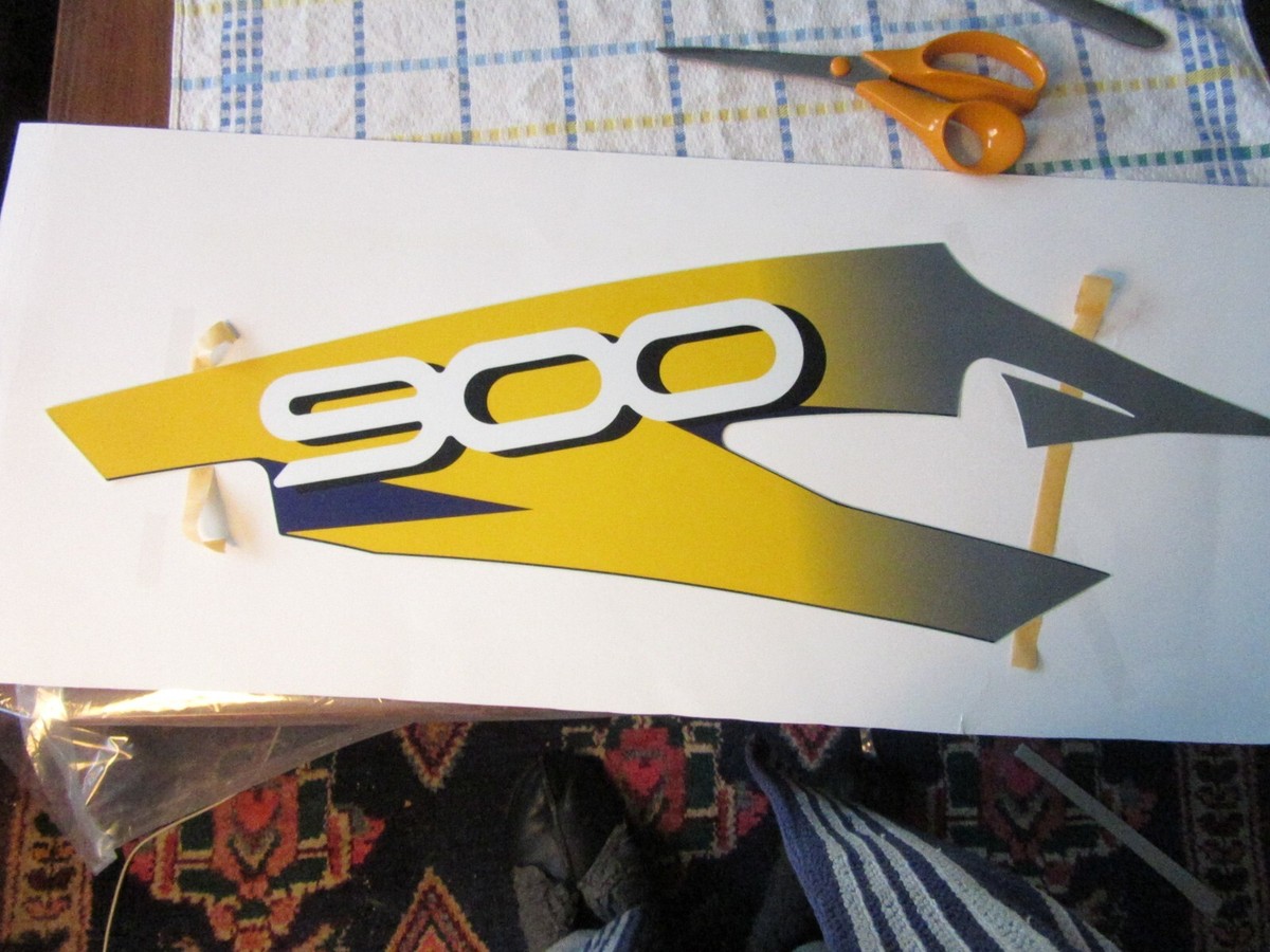 Suzuki RF900 1994 -97 Emblem Tape set 68185-31E10-F3M NOS RF900RV