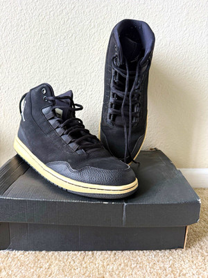 Jordan Executive Mid Top Sneaker Black/White Lace-Up Rubber Sole 820240-011