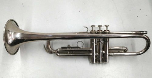YAMAHA YTR-1310 Trumpet - Picture 2 of 3