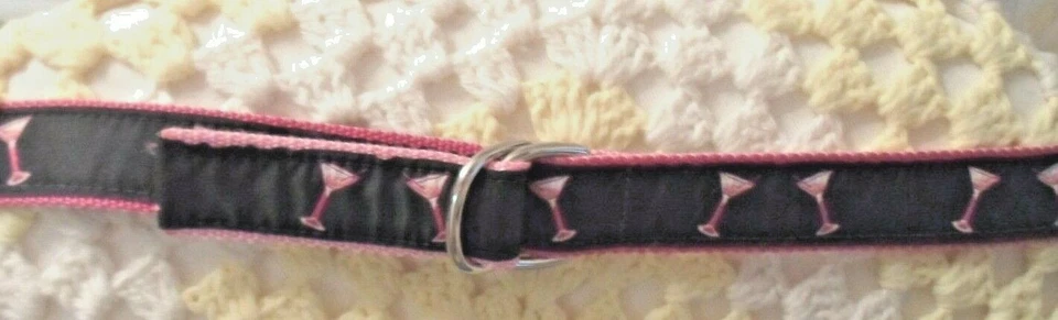 Cinturón de cócteles Eliza B de Leather Man Martini negro/rosa con hebilla plateada GRANDE Foto 2 de 4