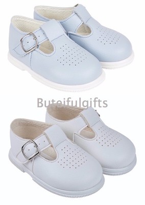 infant walking shoes