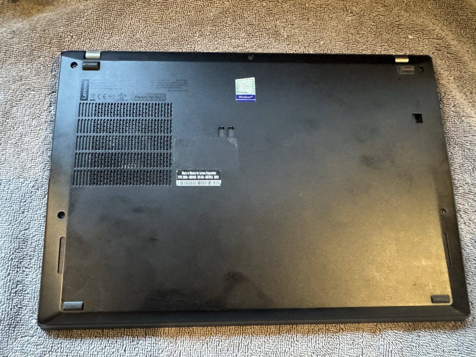 Lenovo ThinkPad T490s, 14-Inch Laptop, with Intel Core i7 8th Gen., 512 GB SSD (Solid State Drive), Windows 11 Pro