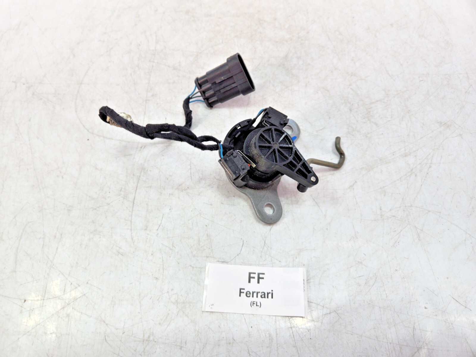 ✅ 11-16 OEM Ferrari FF Front Left Driver Side Door Lock Cylinder