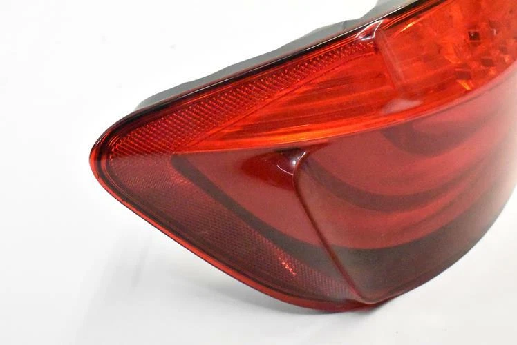 Conjunto de lámpara de luz trasera LED izquierda lado conductor BMW 535i 528i 2011-2013 OEM Foto 2 de 4