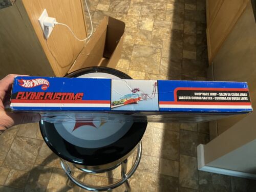 MATELL Hot Wheels Flying Customs Drop Race Jump with 2 Cars New In Box - Picture 4 of 14