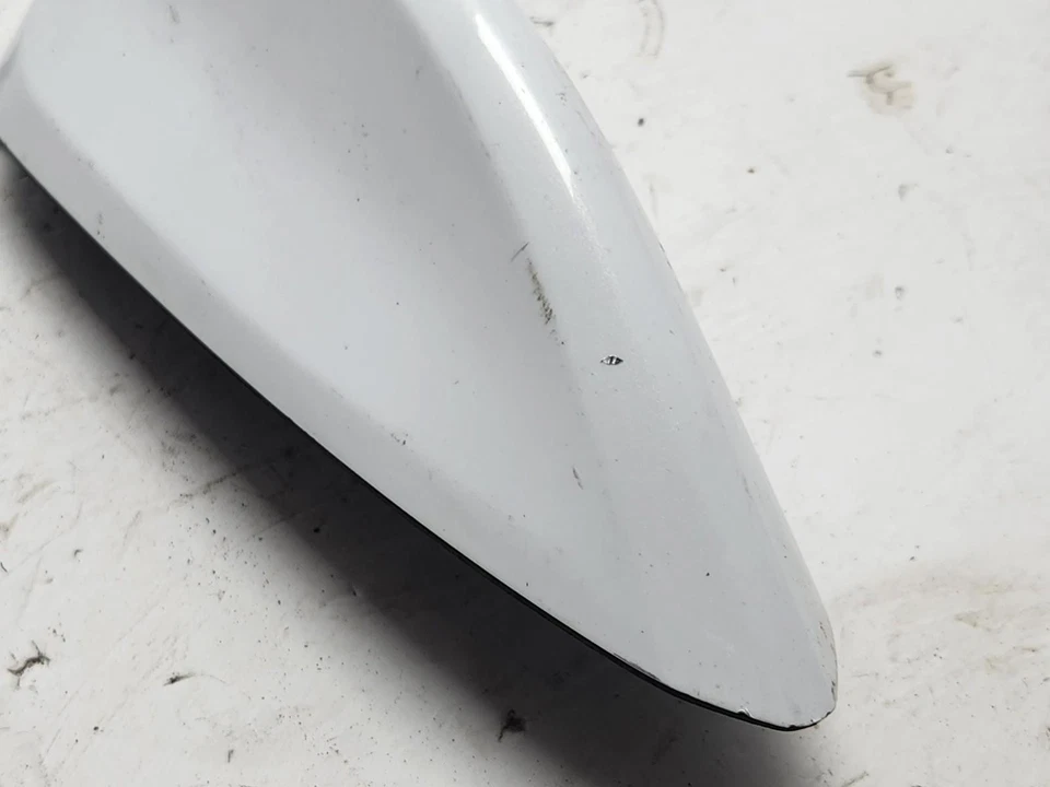 ANTENA DE ALETA DE TIBURÓN AÉREA DE TECHO MAZDA CX5 EN BLANCO KD4566930 MK1 2013-2017 Foto 4 de 4