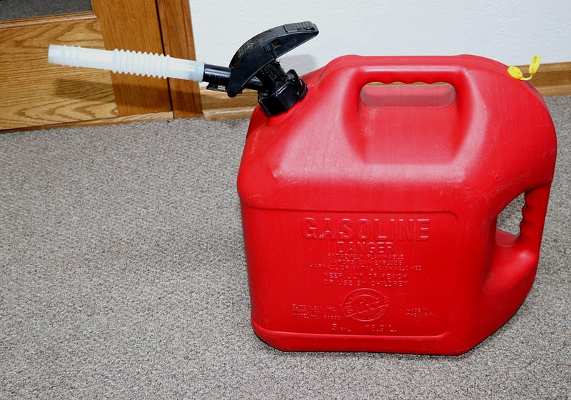 VINTAGE BLITZ  5 GALLON VENTED GAS CAN WITH FLEX SPOUT-No. 50833