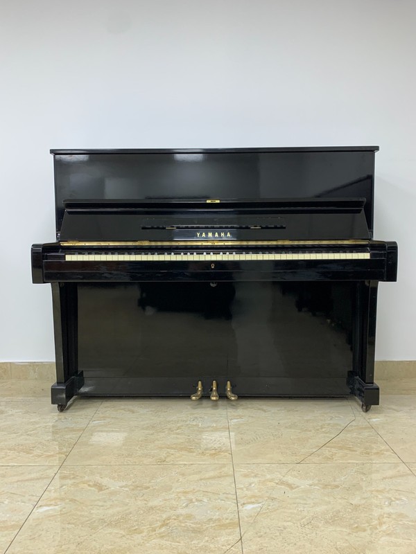 Yamaha U1 48" Upright – Studio Quality – Black Polished Finish