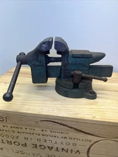 Vintage Littlestown Swivel Bench Vise NO. 112 USED 3.5 jaws HARDWARE & FDRY CO.