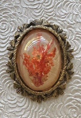 Unique vintage  dry flower cameo brooch / Pendant