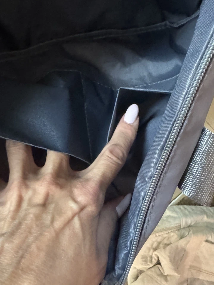 Overnight Bag With Wheels - Image 4 of 4