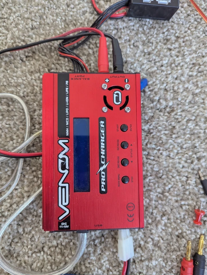 Venom Pro Charger  LI-ION, POLY,NIMH + batteries - Image 2 of 4