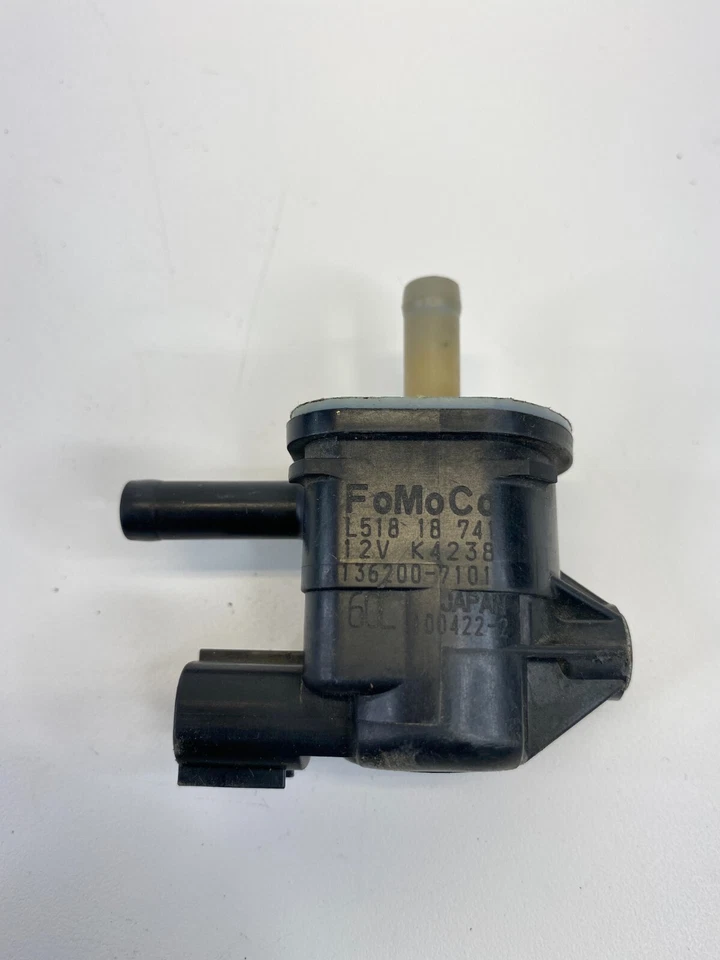 2010-2012 Mazda CX-7 Vacuum Canister Purge Solenoid Valve 136200-7101 OEM — 第 2/4 张图片