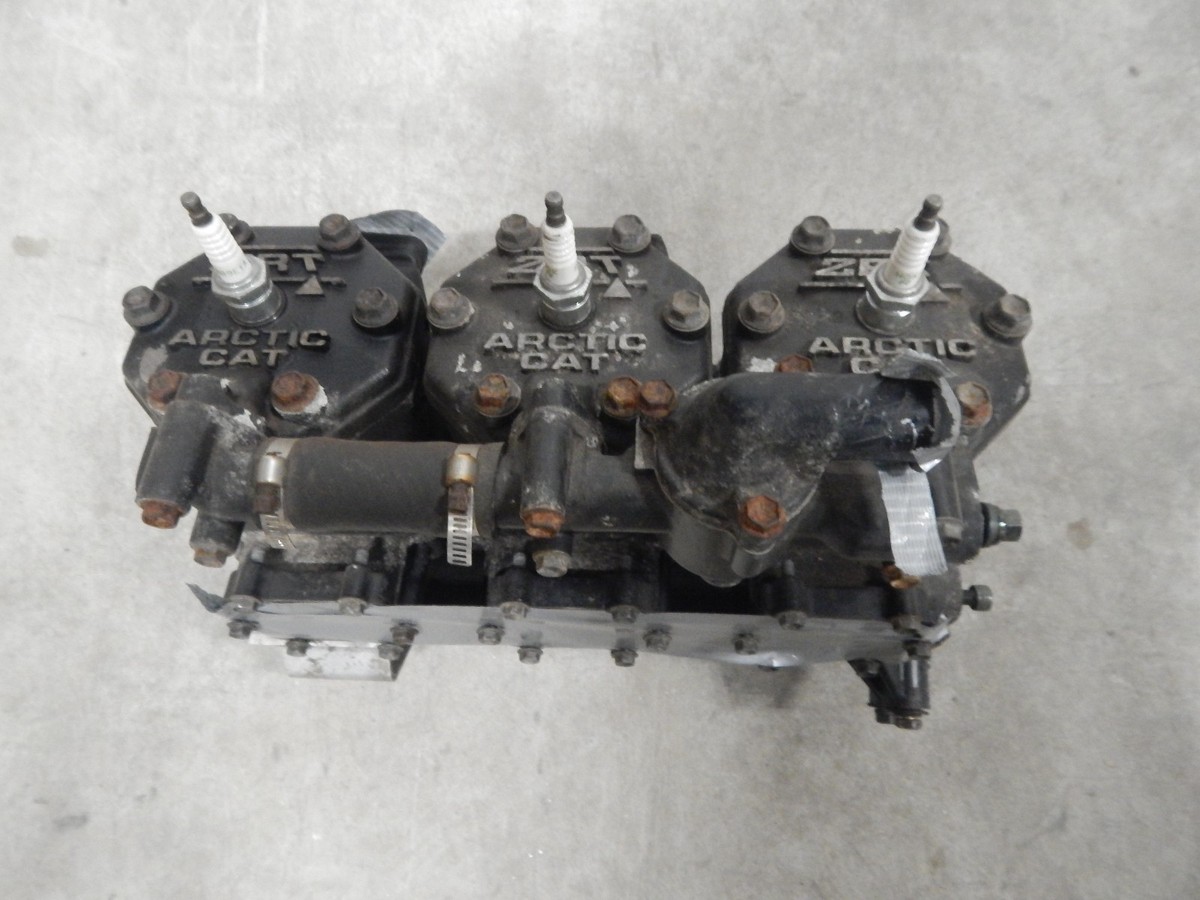ARCTIC CAT SNOWMOBILE 1998-2000 ZRT 600 EXT 600 TRIPLE ARCTIC CAT SNOWMOBILE 1998-2000 ZRT 600 EXT 600 TRIPLE