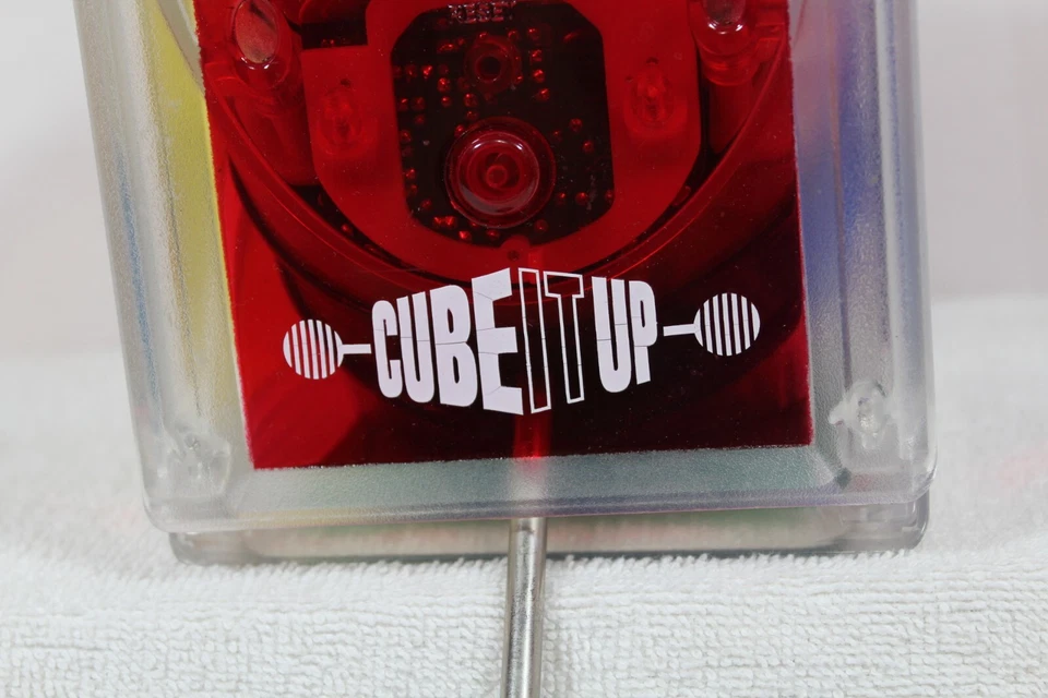 Ретро КУБИК, ГОВОРЯЩАЯ ЭЛЕКТРОННАЯ ИГРА ЧАЛАНЖ, от 1 до 4 игроков, Marvel Vintage - Изображение 2 из 4