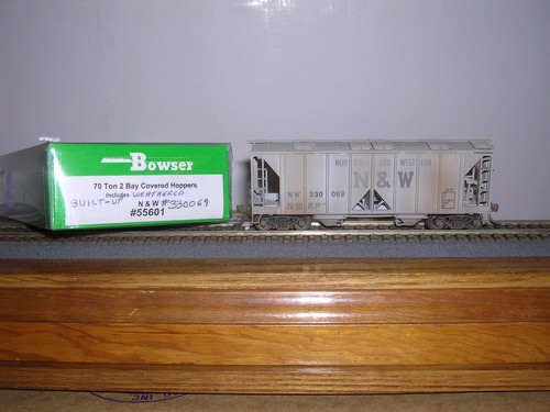 Tolva cubierta Bowser #55601 N. & W. ACF 70 toneladas 2 bahías #330069 desgastada 1/87 | Zustand: New