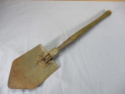 Vintage 1945 WWII US Army AMES Folding Shovel Entrenchment Trench