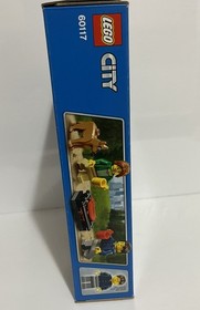 LEGO 60117 CITY: Van & Caravan New in Sealed Box! Retired Product! Ages 5-12 Dog