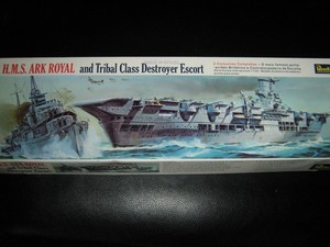 REVELL H.M.S. ARK ROYAL AND TRIBAL CLASS DESTROYER ESCORT 1:720 SCALE KIT