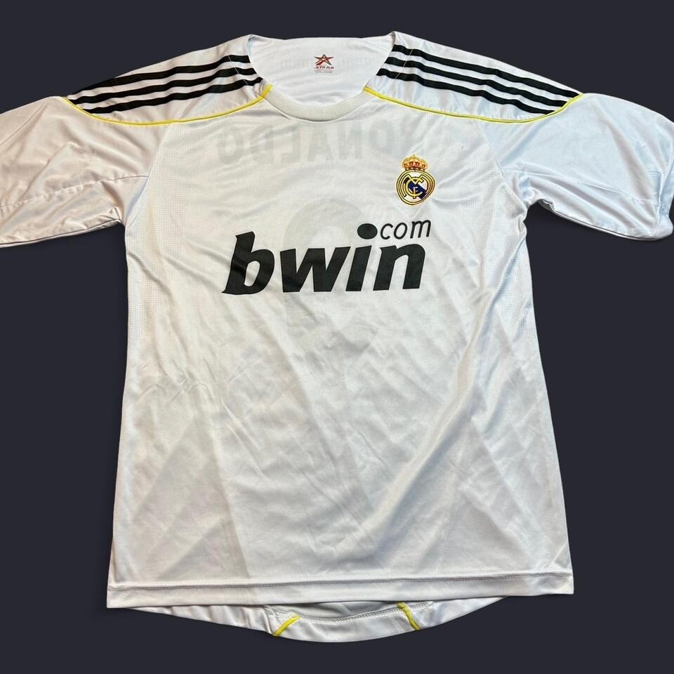 Real Madrid Ronaldo 9 white & yellow futbol soccer shirt fits a