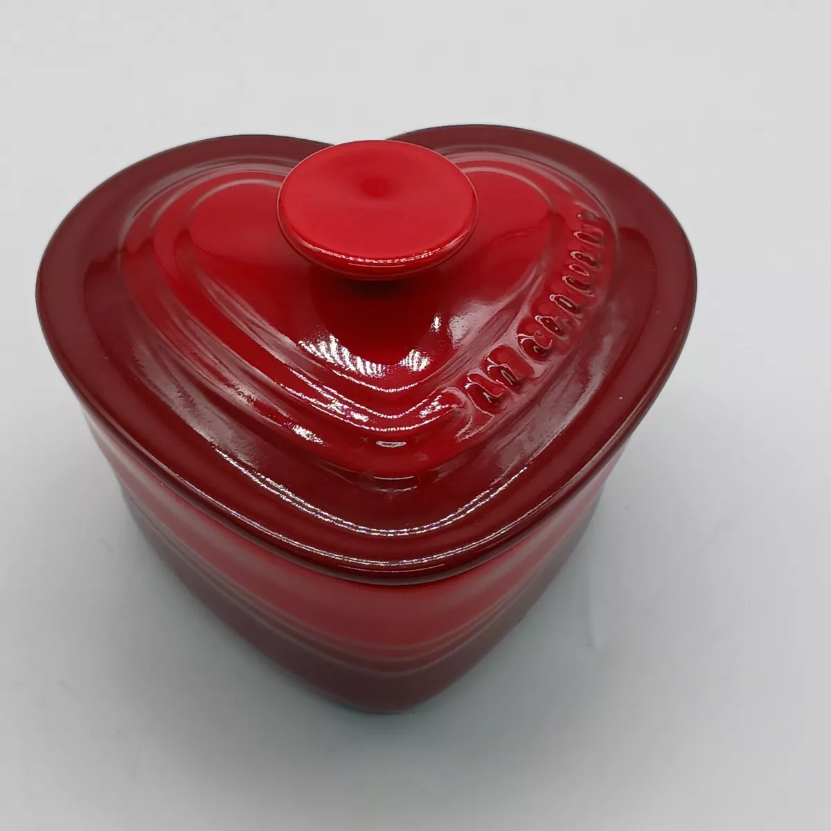 Le creuset cheap heart ramekin