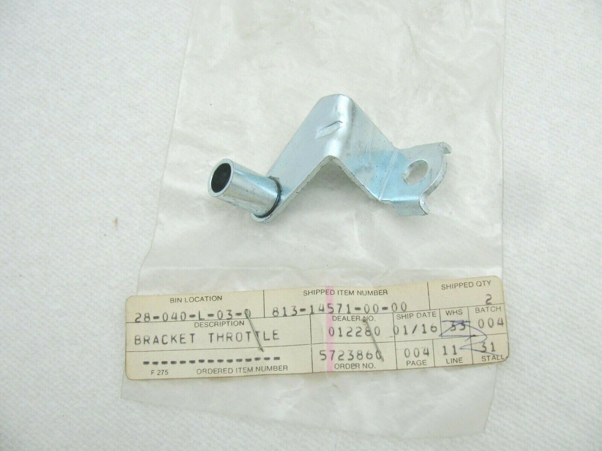 ℳ NOS Vintage Yamaha OEM Throttle Cable Holder Bracket 813-14571-00