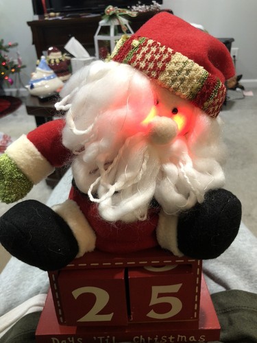 Dan Dee Collectors Choice Babbo Natale animato "Babbo Natale che viene in città" decorazione base legno - Foto 4 di 5