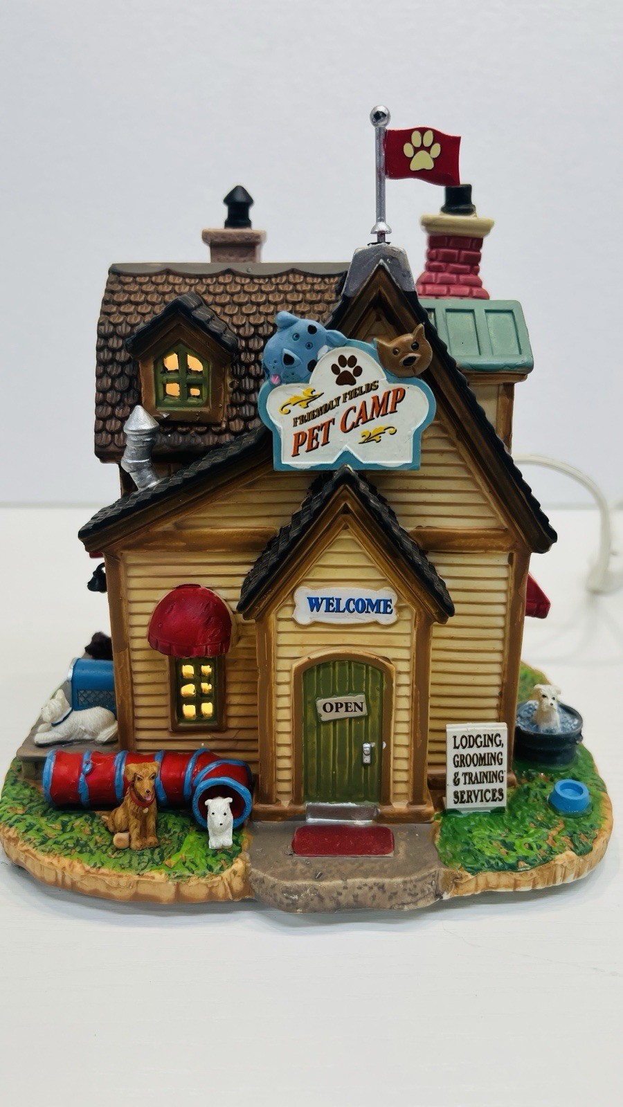 Lemax Village Collection “Friendly Fields Pet Camp” 45680 Extremely RARE & NEW!