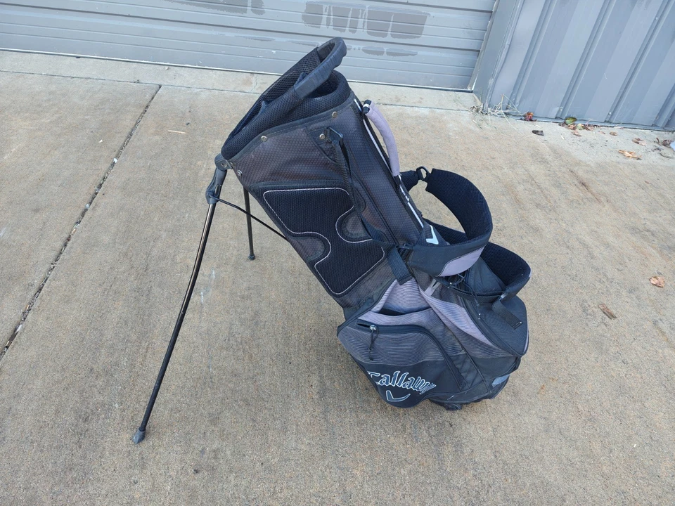 Bolsa de pie de golf ligera de 5 divisores con doble correa Callaway Chev negra/gris Foto 3 de 4