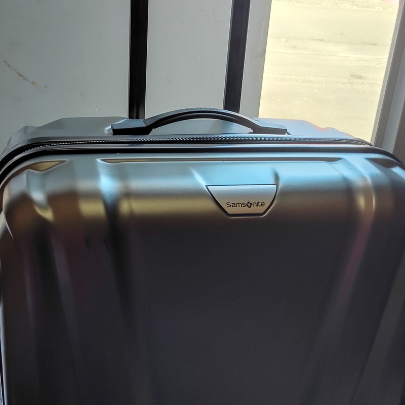Samsonite Omni Expandable Hardside 20 inch Luggage with Spinner Wheels - Black