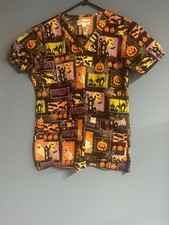 Halloween Scrub  Women's Size S/M  Cats/Pumpkins/Ghosts/Bats Scrub Top