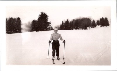 Beautiful Thick Curvy Woman Skiing Winter Snow Landscape 1940s B&W Vintage Photo