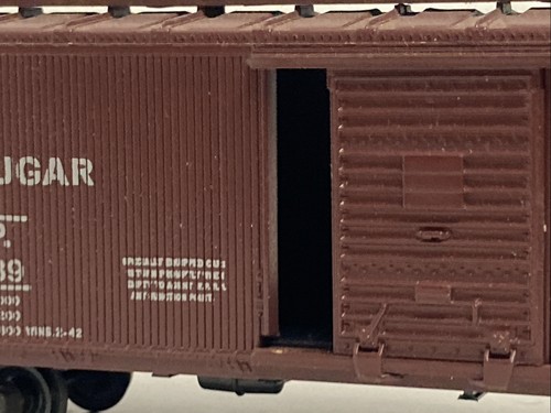 Athearn HO Western Pacific Bulk Sugar 40' Wood Side Box Car WP 26839 Springs - Bild 9 von 15